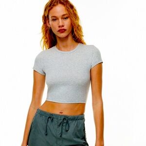 TNA Cropped T-Shirt in grey-size medium